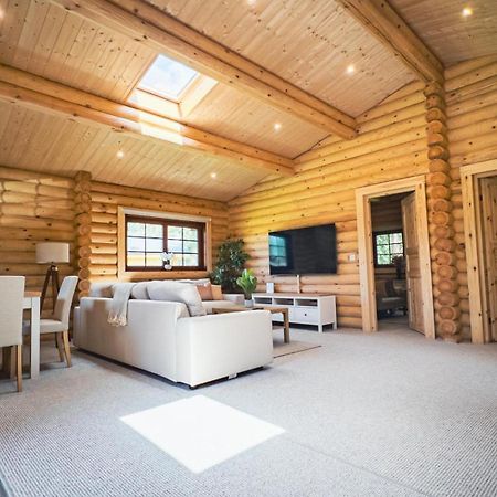 Aspen Lodge, Amazing New Log Cabin With Hot Tub - Sleeps 6 - Felmoor Park Morpeth Chambre photo