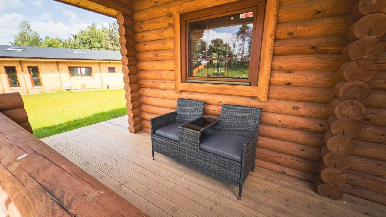 Aspen Lodge, Amazing New Log Cabin With Hot Tub - Sleeps 6 - Felmoor Park Morpeth Extérieur photo