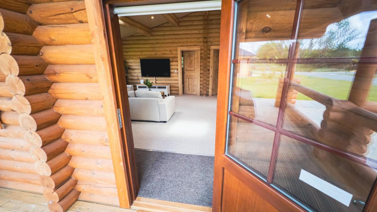 Aspen Lodge, Amazing New Log Cabin With Hot Tub - Sleeps 6 - Felmoor Park Morpeth Extérieur photo