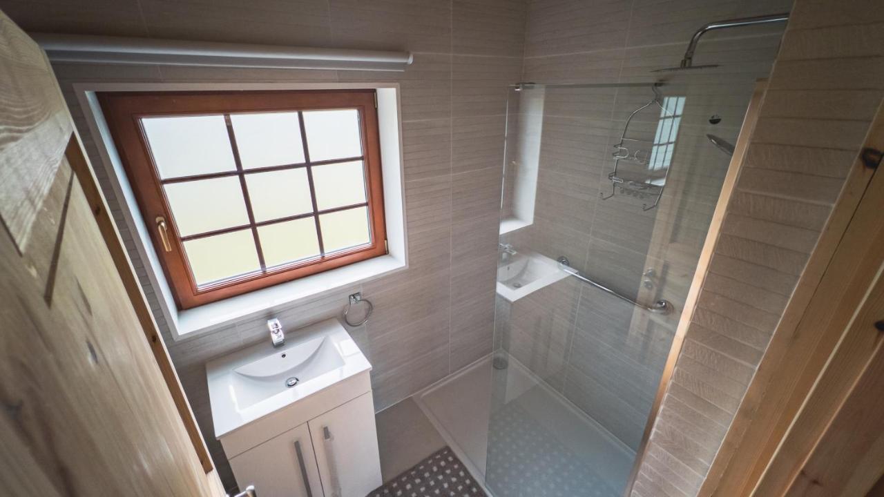 Aspen Lodge, Amazing New Log Cabin With Hot Tub - Sleeps 6 - Felmoor Park Morpeth Extérieur photo