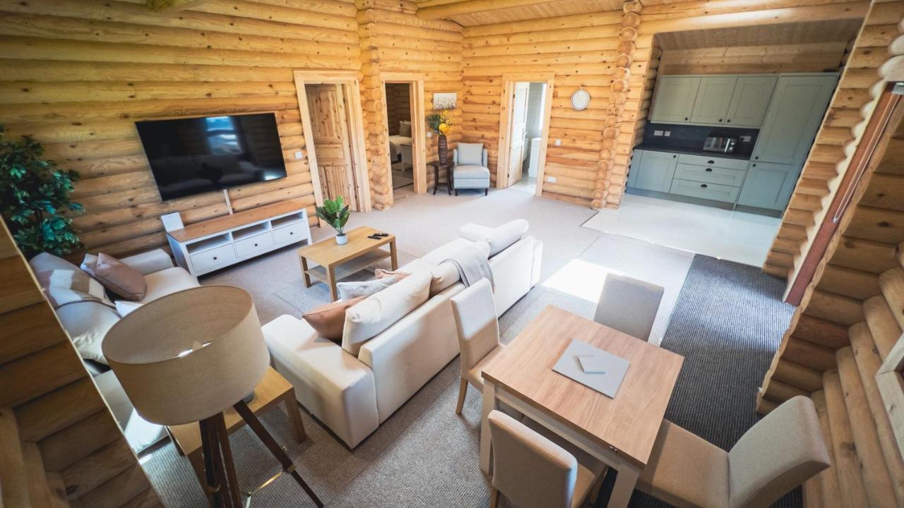 Aspen Lodge, Amazing New Log Cabin With Hot Tub - Sleeps 6 - Felmoor Park Morpeth Extérieur photo