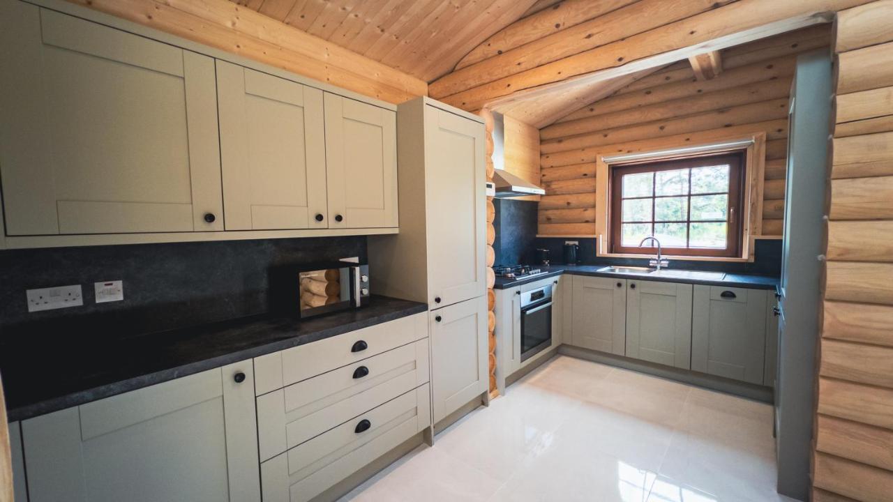 Aspen Lodge, Amazing New Log Cabin With Hot Tub - Sleeps 6 - Felmoor Park Morpeth Extérieur photo