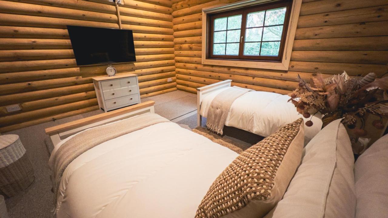 Aspen Lodge, Amazing New Log Cabin With Hot Tub - Sleeps 6 - Felmoor Park Morpeth Extérieur photo